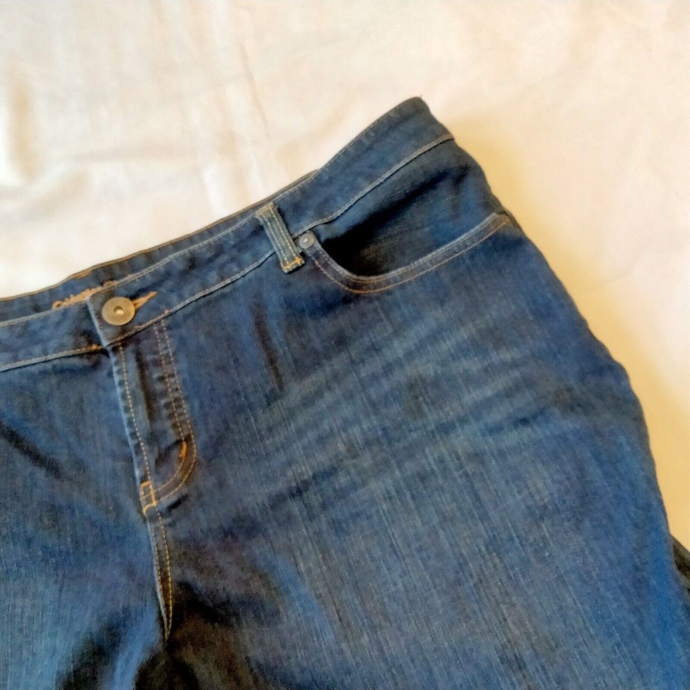 Boot Jeans - Picture 7 of 10